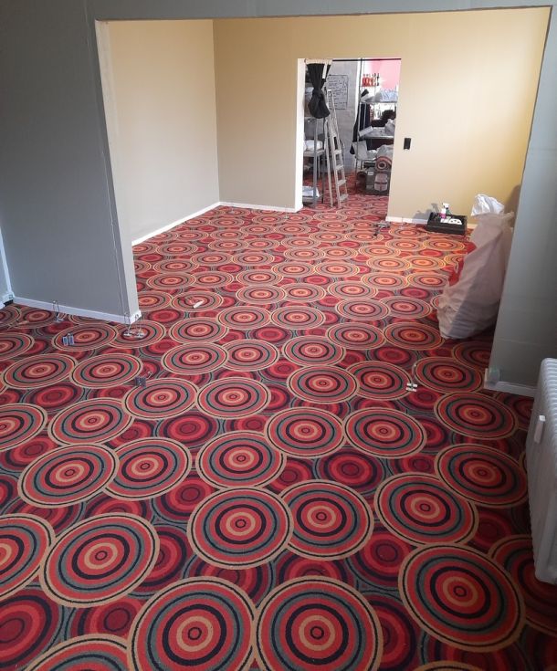 Spillehal i Fredericia udført af Tæppeladen i spændende mønstret væg til væg tæppe